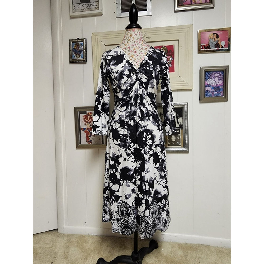 NWT YH outerwear fit and flare Dress M